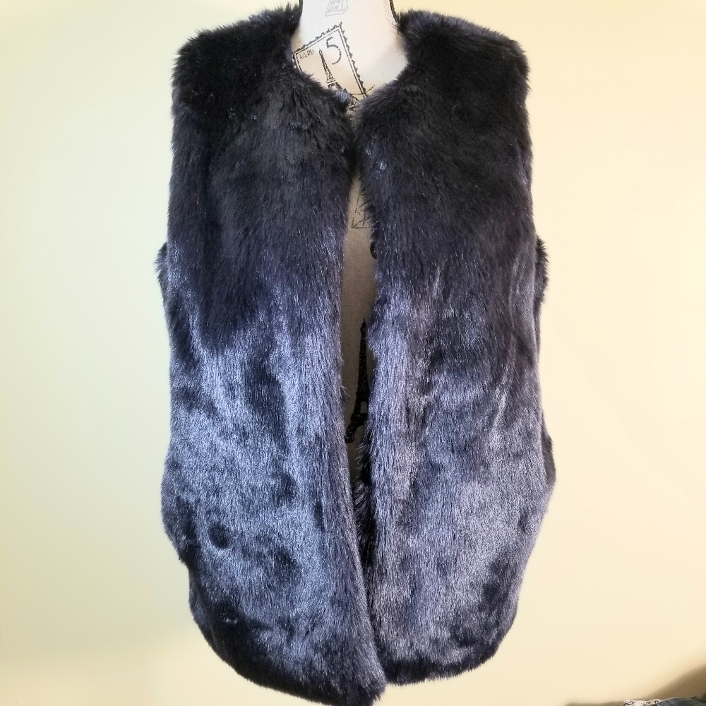 NWT Faux Fur Vest Blk. XL